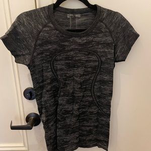 Lulu swiftly tech shirt